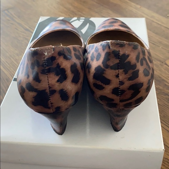 Nine West leopard wedge heels - Picture 4 of 5